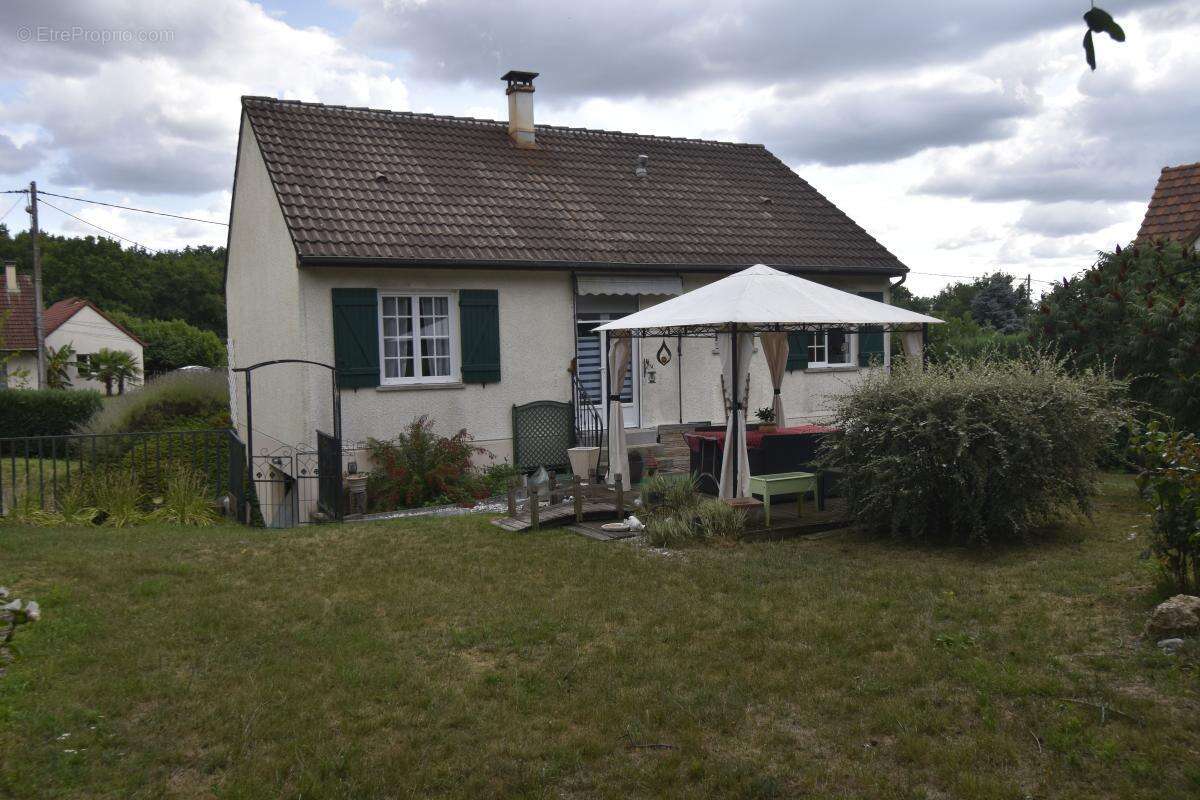 Maison à LA CELLE-SUR-LOIRE