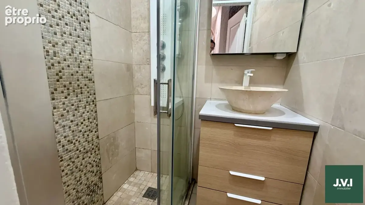 A VENDRE BAS MONTMORENCY Appartement 5 pièces 101m² - photo 10