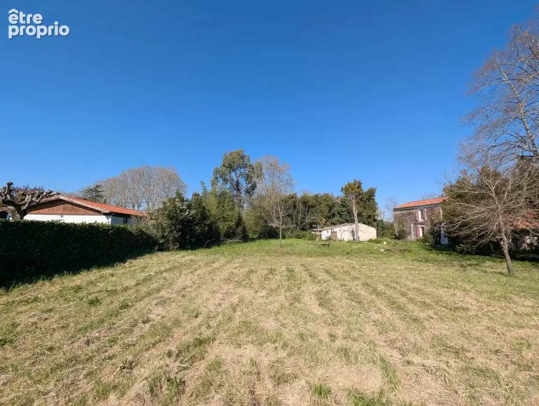 Jolie maison de village en pierre avec grand jardin  et dépendances - photo 17