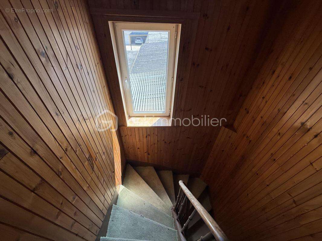 Maison de ville, double garage et fort potentiel – Quartier Miroir - Proche gare sud - photo 8