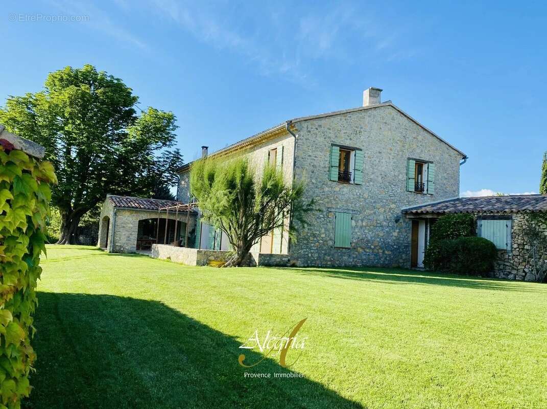 Maison à FOX-AMPHOUX