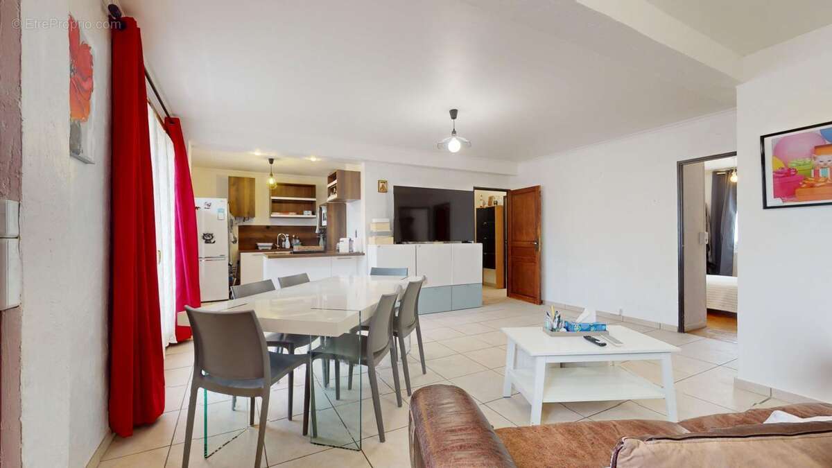 Appartement à SAINTE-FOY-LES-LYON