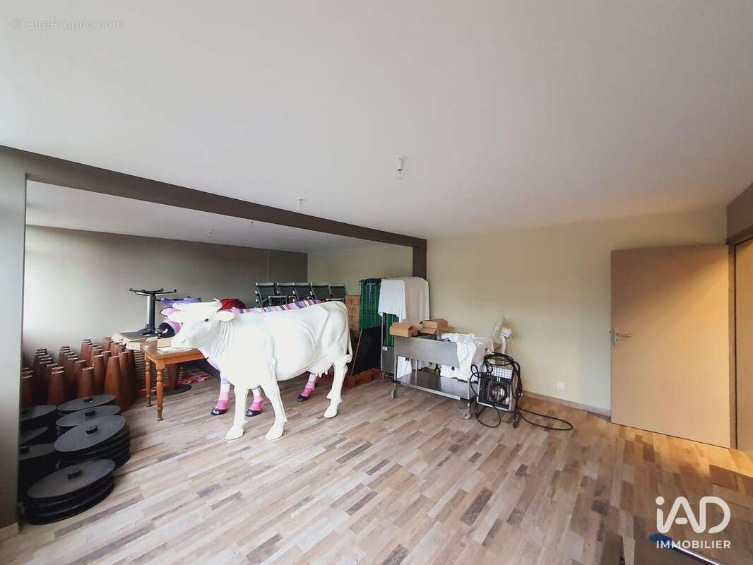 Photo 4 - Commerce à ROZ-SUR-COUESNON