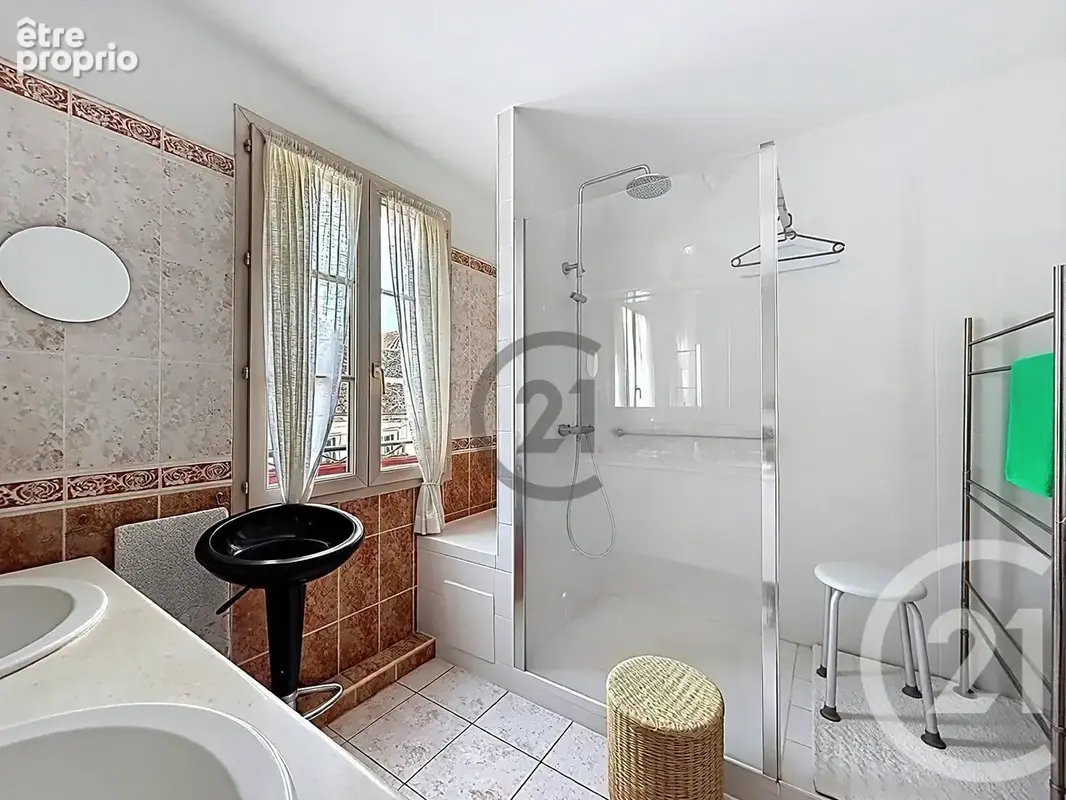 Appartement 5 pièces 112 m² à vendre à Provins (77160) - photo 7