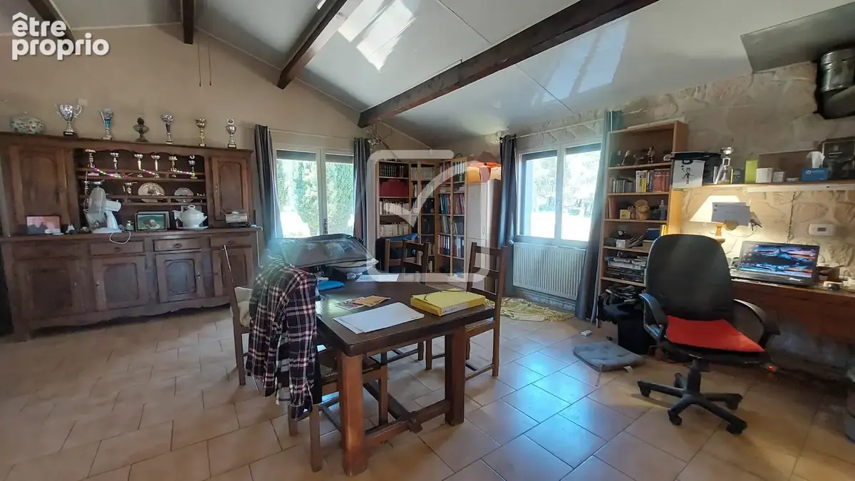 Superbe et rare bergerie en pierre sur plus de 6500 m2 de terrain au coeur de la nature! - photo 9