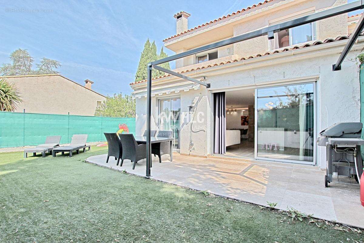Maison à LE CANNET