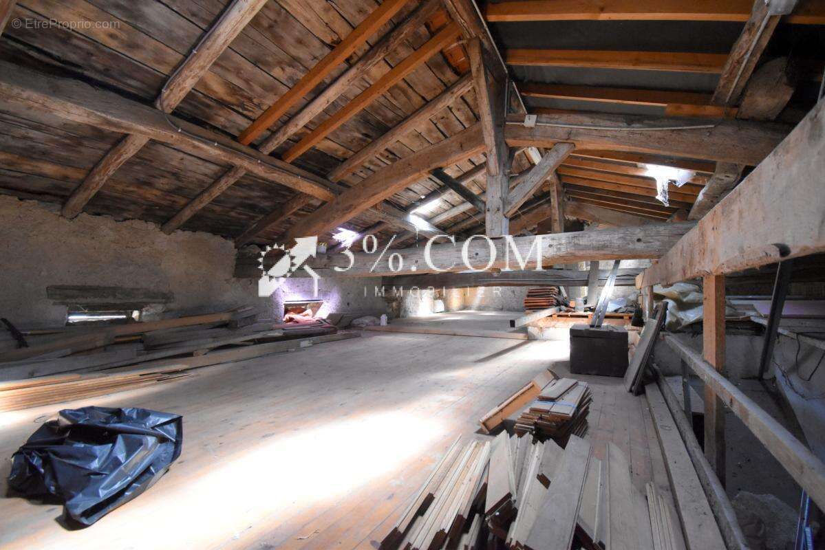 Maison de caractère de 280 m2 à rénover sur un terrain d'env - photo 24