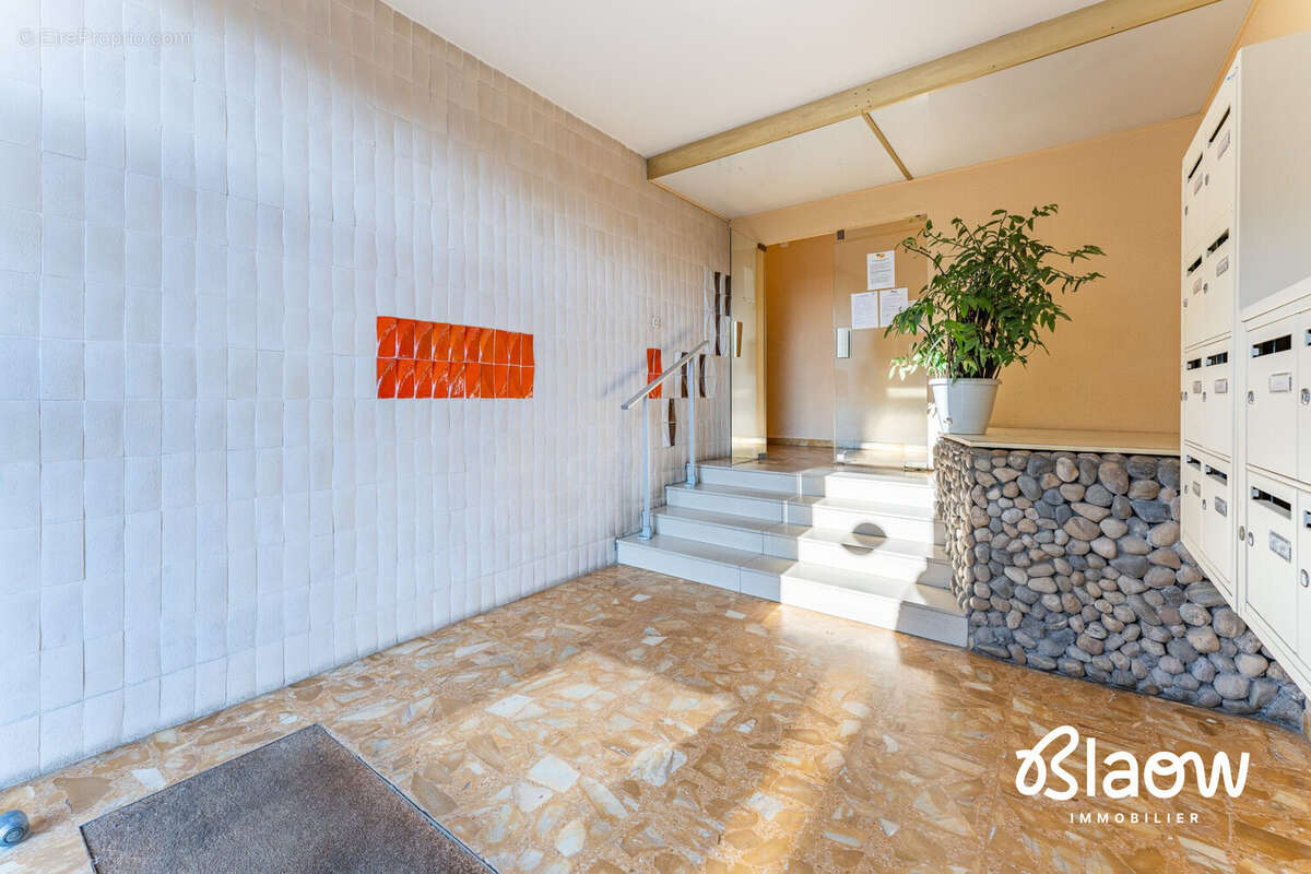 Appartement 56 m² à Meyzieu  - photo 9