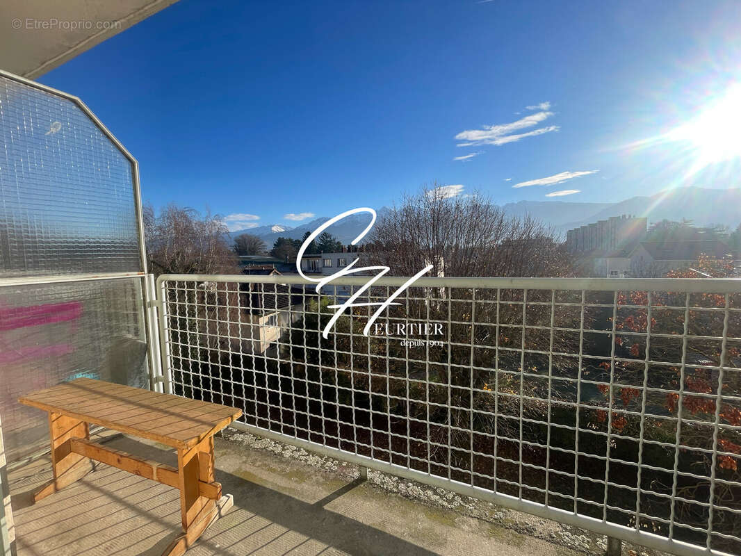 Appartement à SAINT-MARTIN-D'HERES