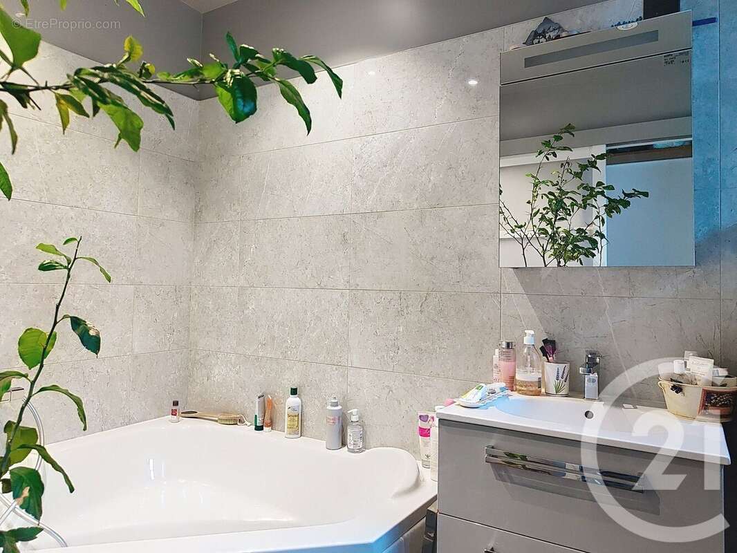 Maison à SAINT-MAXIMIN-LA-SAINTE-BAUME