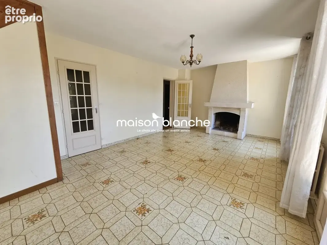 Maison 7 pièces 174 m² à vendre à Saint-Barthelemy-D'anjou (49124) - photo 2