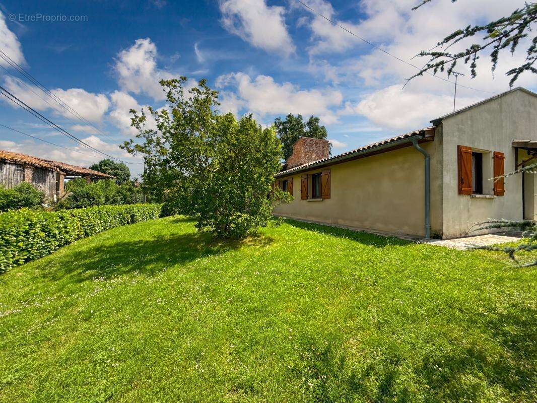 Maison à SEGOUFIELLE