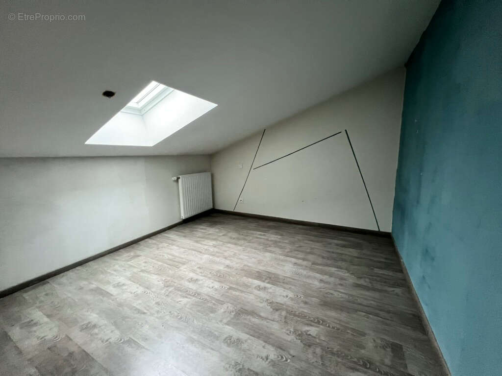 Appartement à RILLIEUX-LA-PAPE