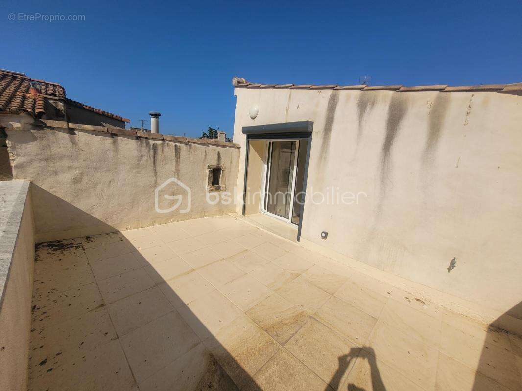 Maison avec terrasse et balcon au cœur de Marguerittes - Calme et confort à votre portée ! - photo 2