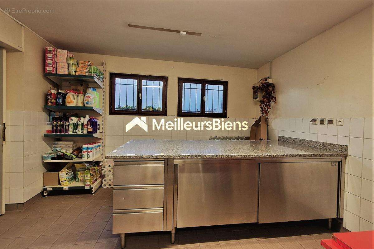 Commerce à LE BREUIL