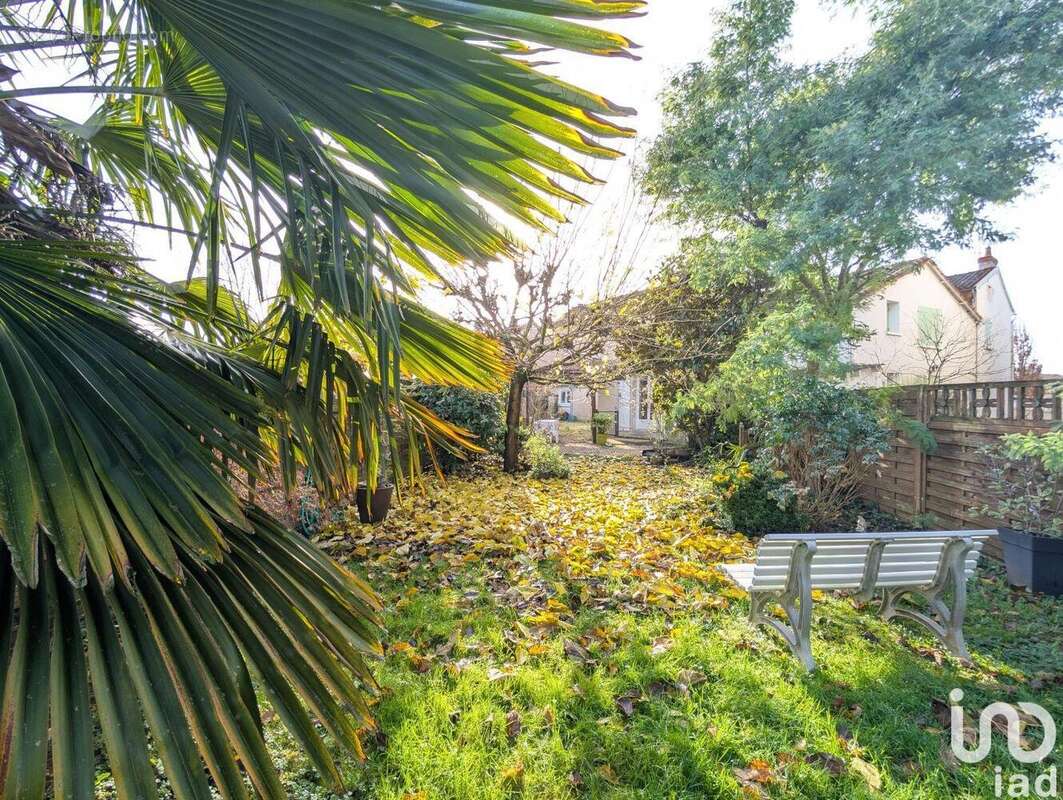 Photo 2 - Maison à LUSSAC-LES-CHATEAUX