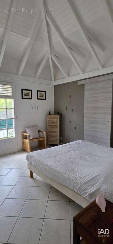 Maison 83 m² à Saint-Francois  - photo 8