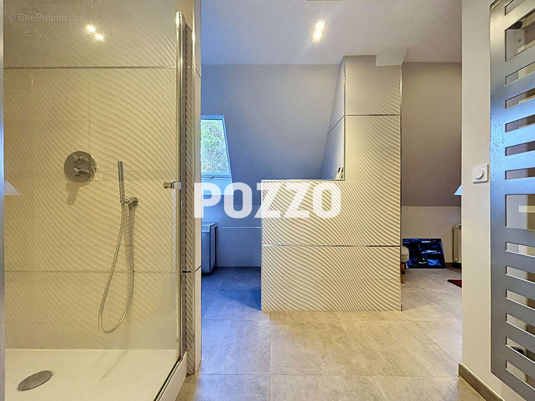 A Vendre - AVRANCHES (Centre-ville) - Maison 7 pièce(s) 170 m² - terrain 1302 m² - photo 12