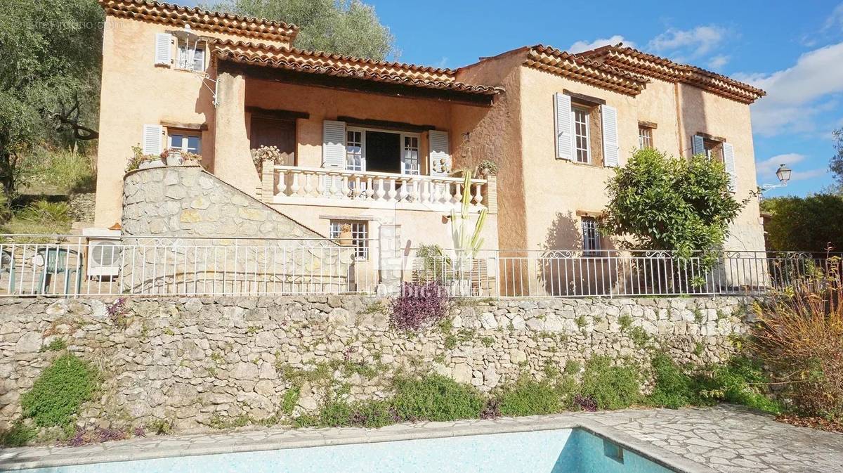 Maison à TOURRETTES-SUR-LOUP