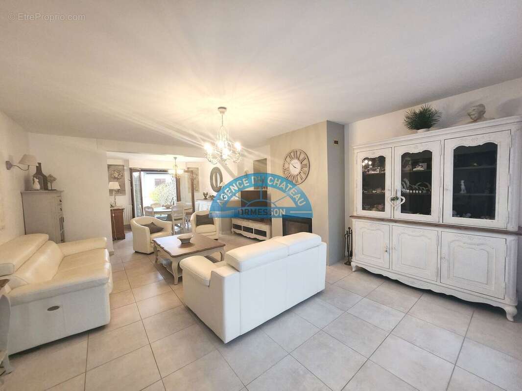 Maison à ORMESSON-SUR-MARNE