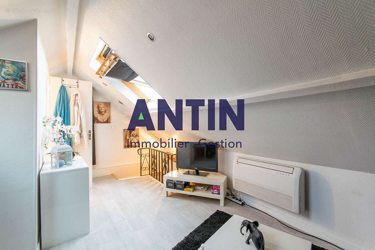 Appartement à LA GARENNE-COLOMBES