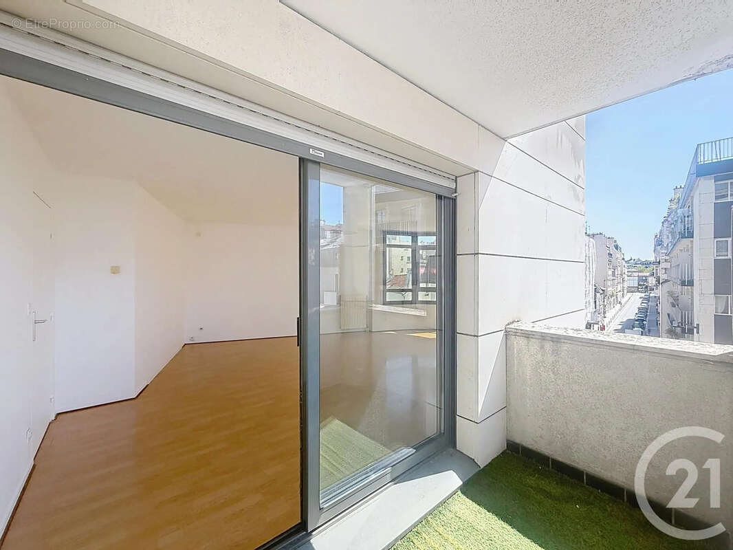 Appartement à PARIS-14E
