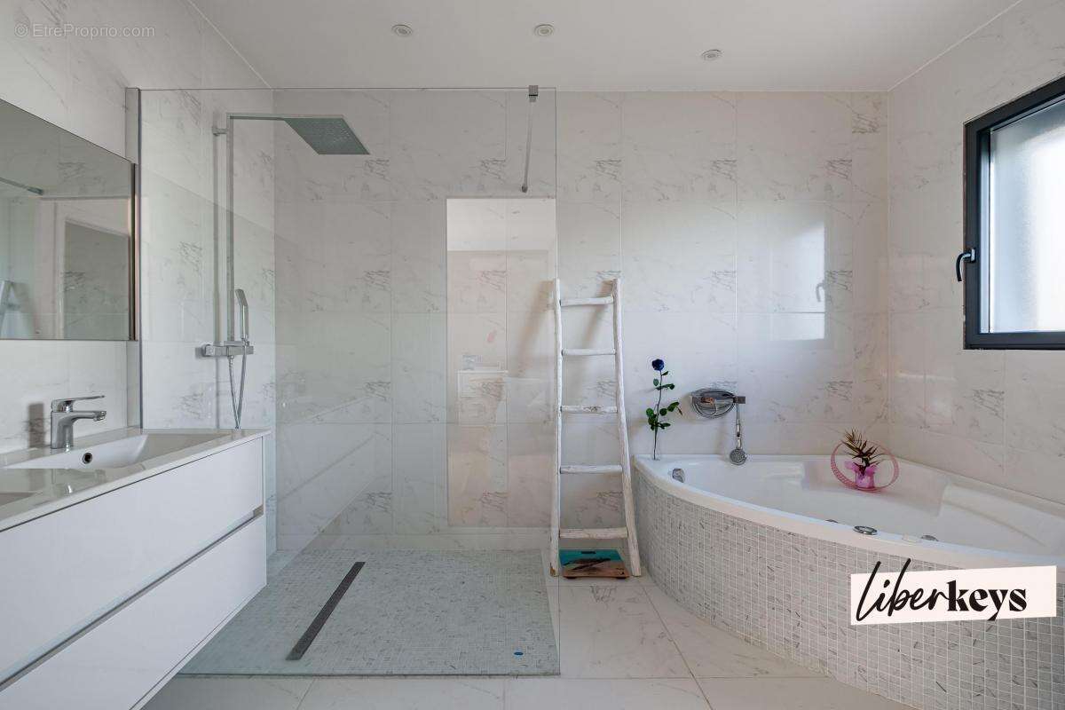 Maison à TRANS-EN-PROVENCE