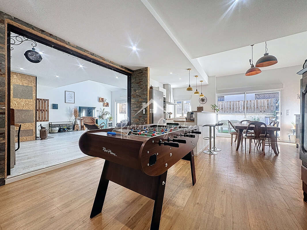 Loft en duplex 144 m2 avec deux places de parking - photo 4