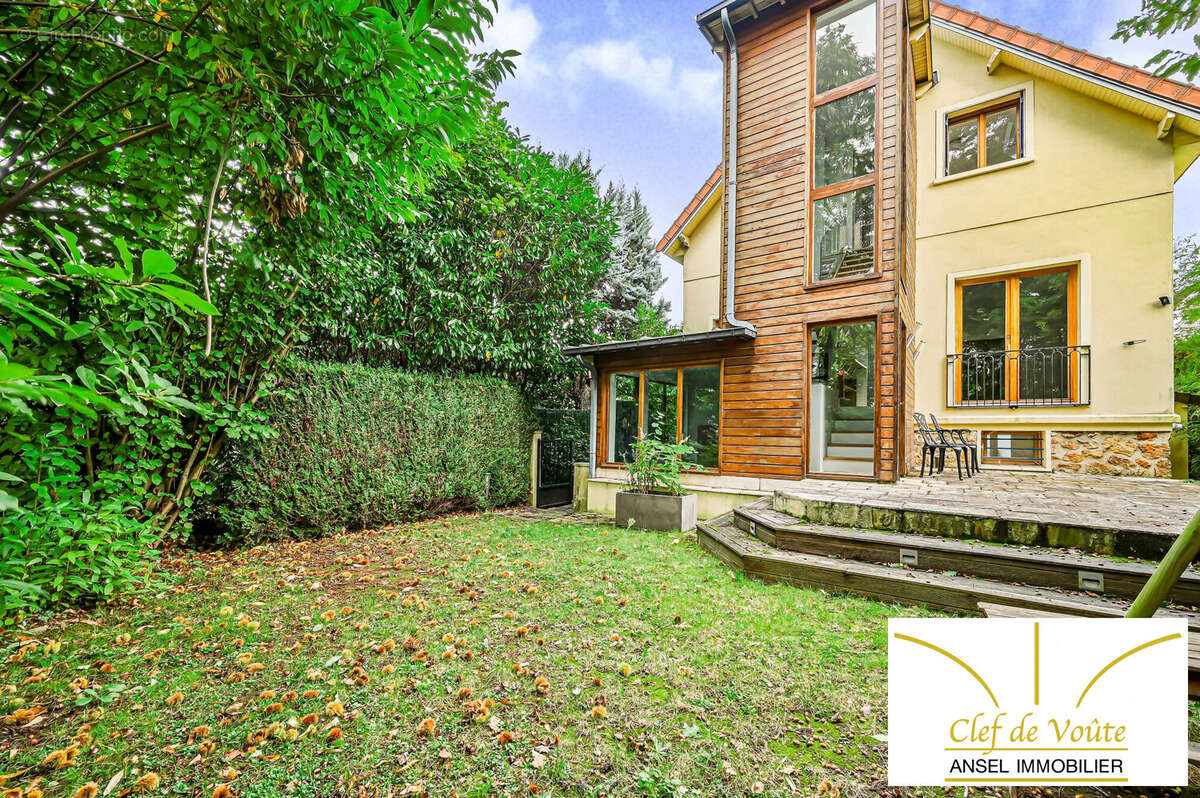 Maison 152 m² à La Celle-Saint-Cloud  - photo 5