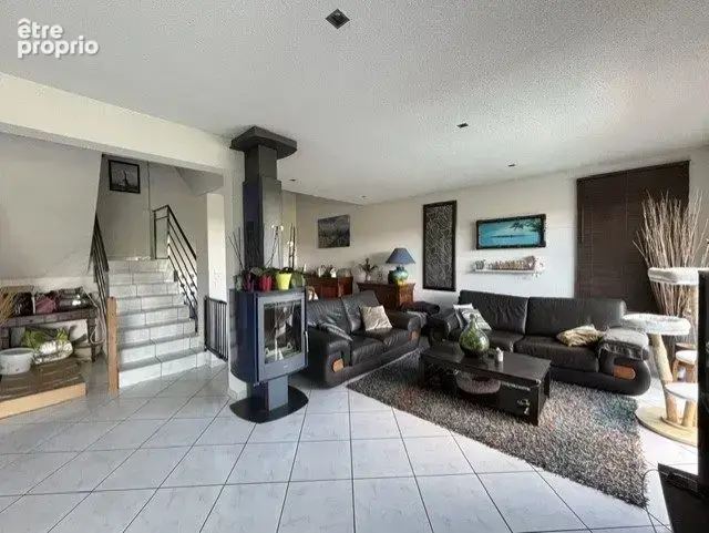 Maison 5 pièces 145 m² à vendre à Saint-Genest-Lerpt (42530) - photo 3