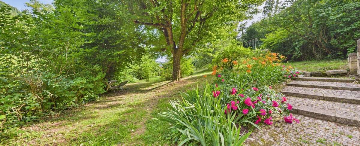 Maison à MARCILLAC-VALLON