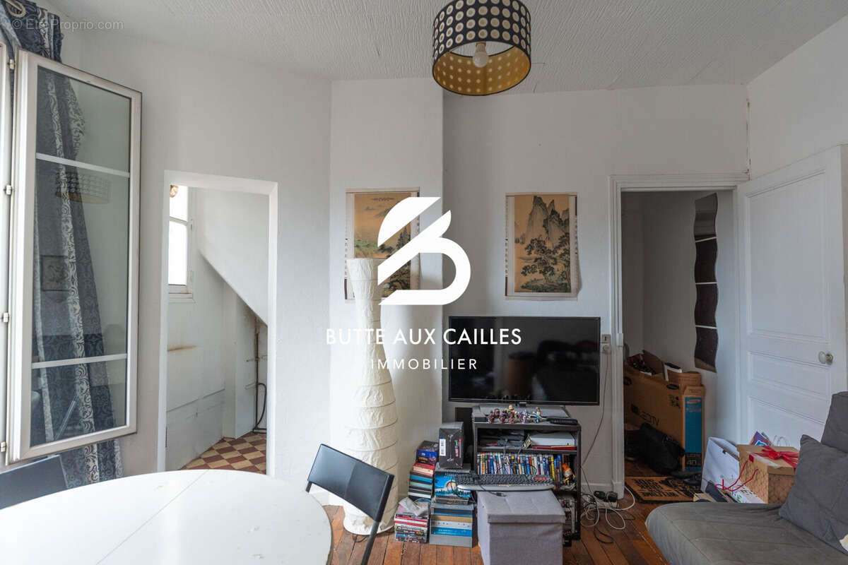 Appartement à PARIS-14E