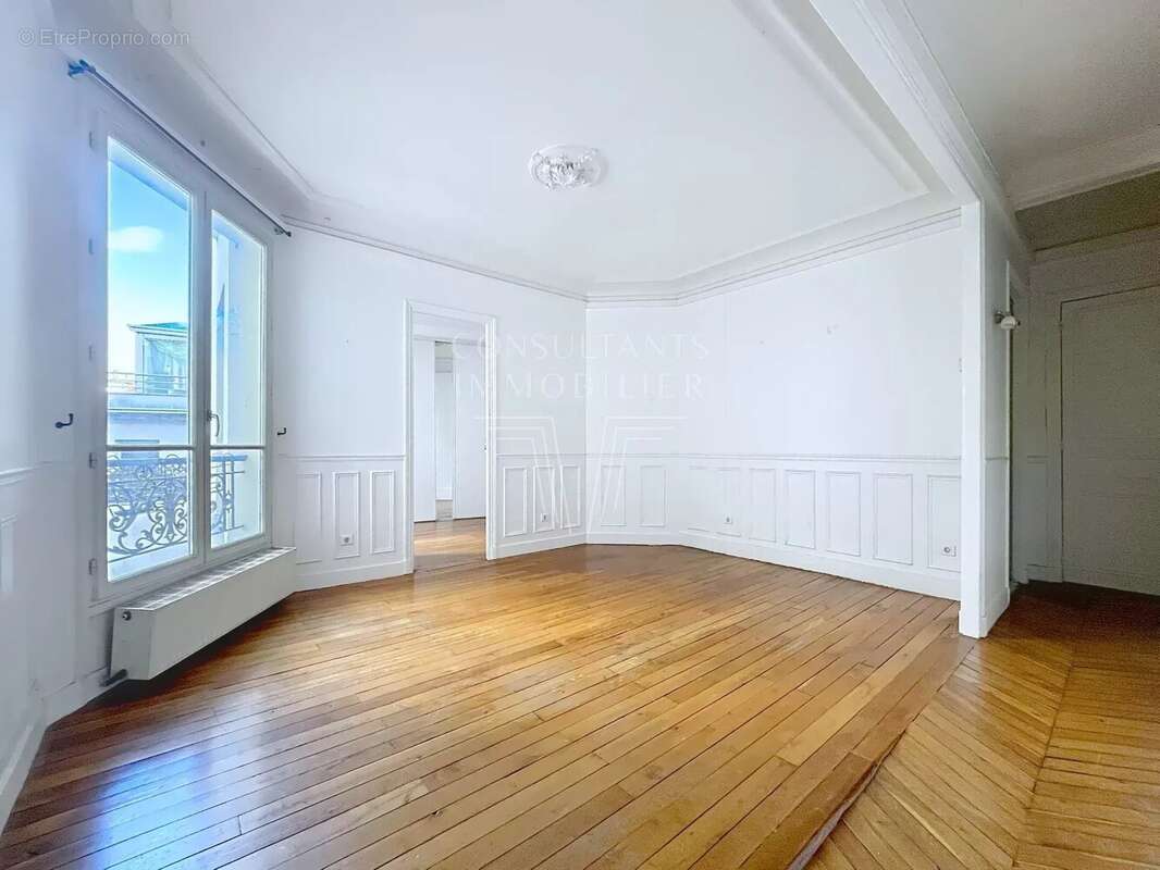 Appartement à PARIS-15E