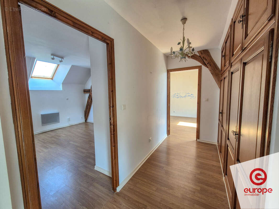 Ferme 10 pièces de 258m2 avec jardin et dépendances à Guillon-Terre-Plaine - photo 26