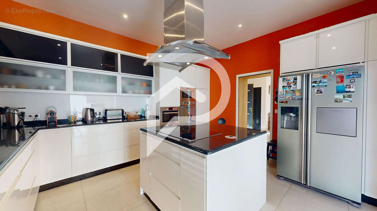 Maison à LE VAL-SAINT-GERMAIN