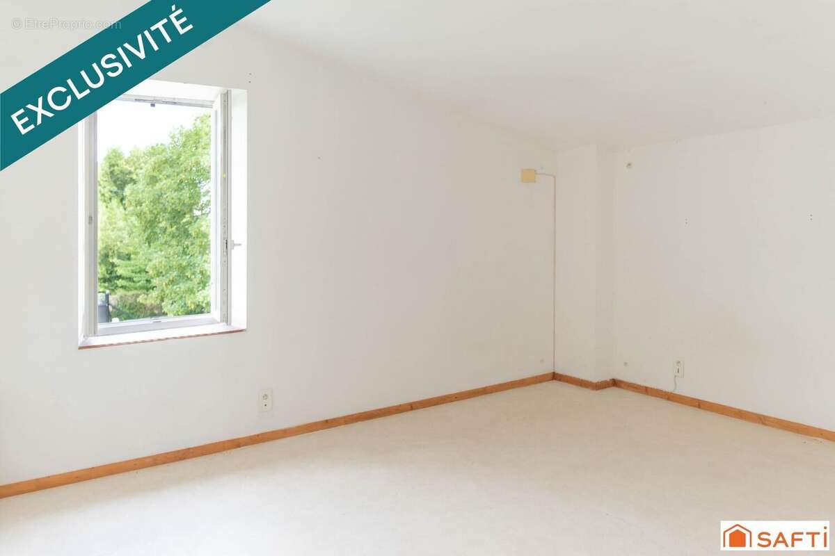 Maison 145 m² à Crazannes  - photo 7
