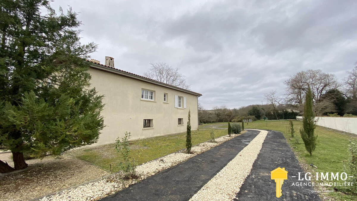 Maison à SAINT-FORT-SUR-GIRONDE