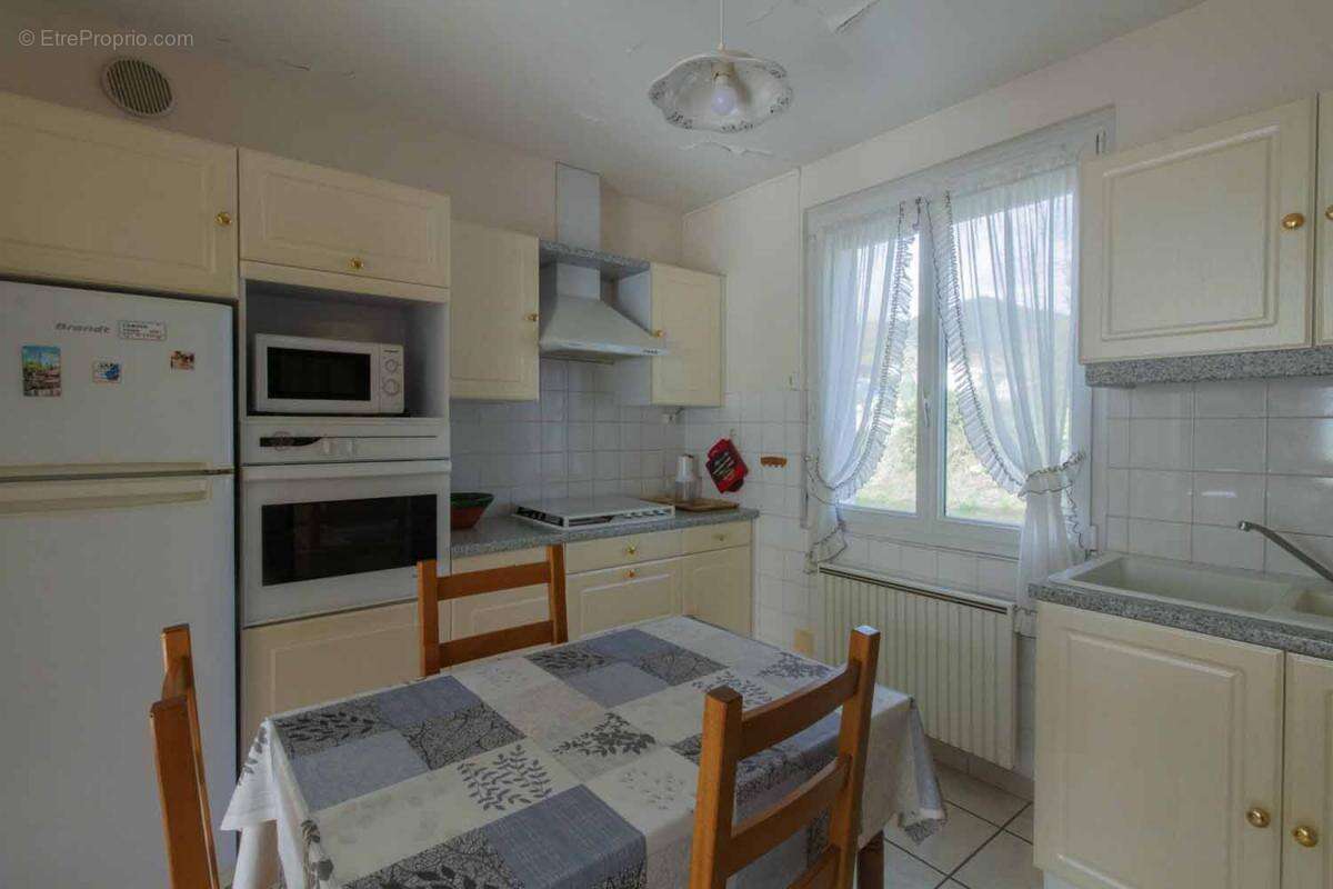 Maison à SAINT-JULIEN-EN-SAINT-ALBAN