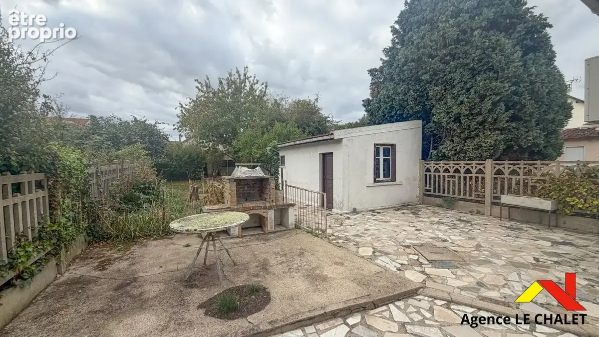 Villeneuve-le-Roi / Pavillon 3 pièces de 65 m² avec dépendance, ateliers et grand jardin - photo 10