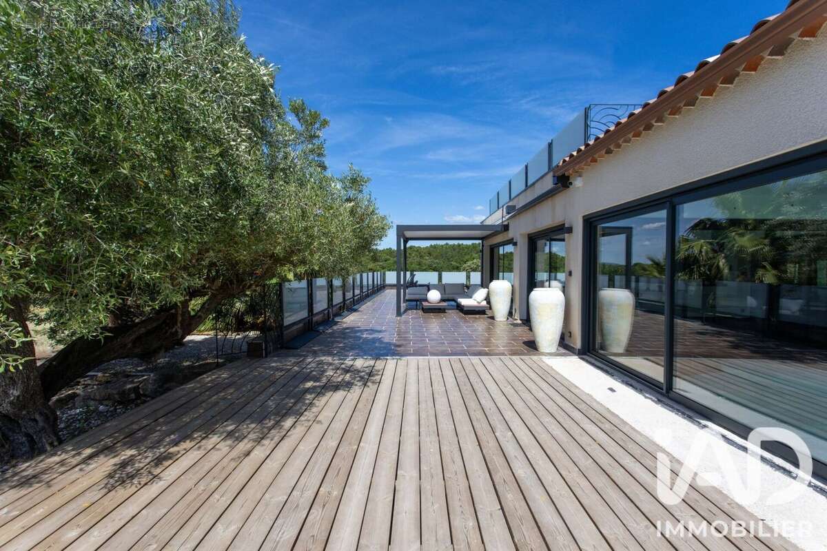 Maison 400 m² à Mondragon  - photo 9