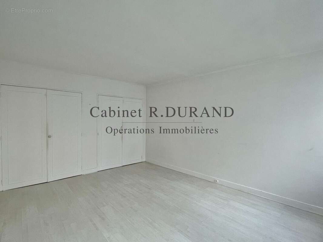 Appartement à LA GARENNE-COLOMBES