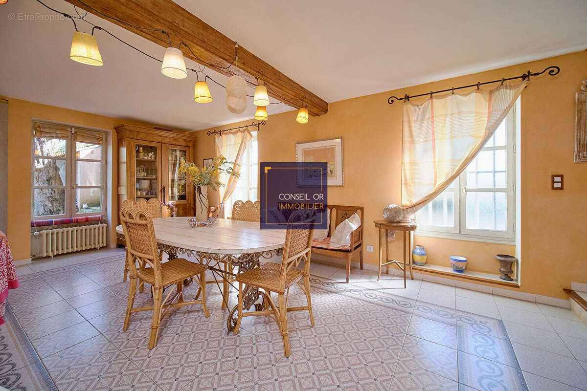 Maison à SAINT-GENIS-LAVAL