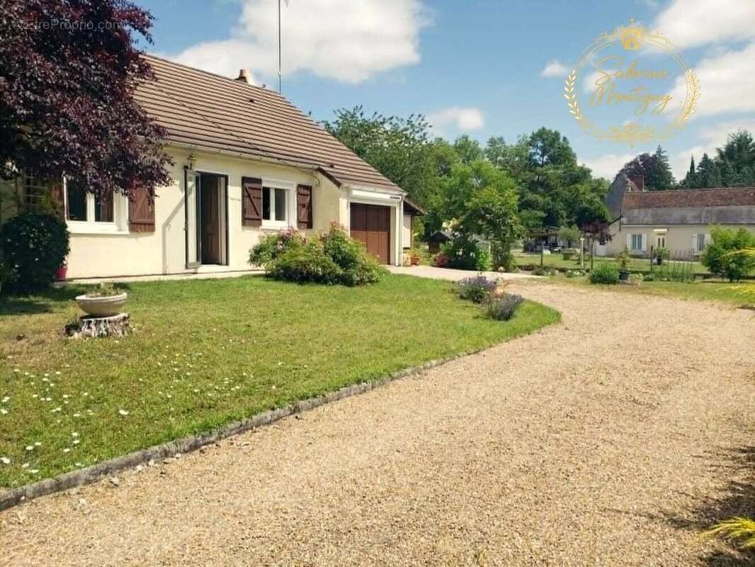 Maison à AZAY-LE-RIDEAU