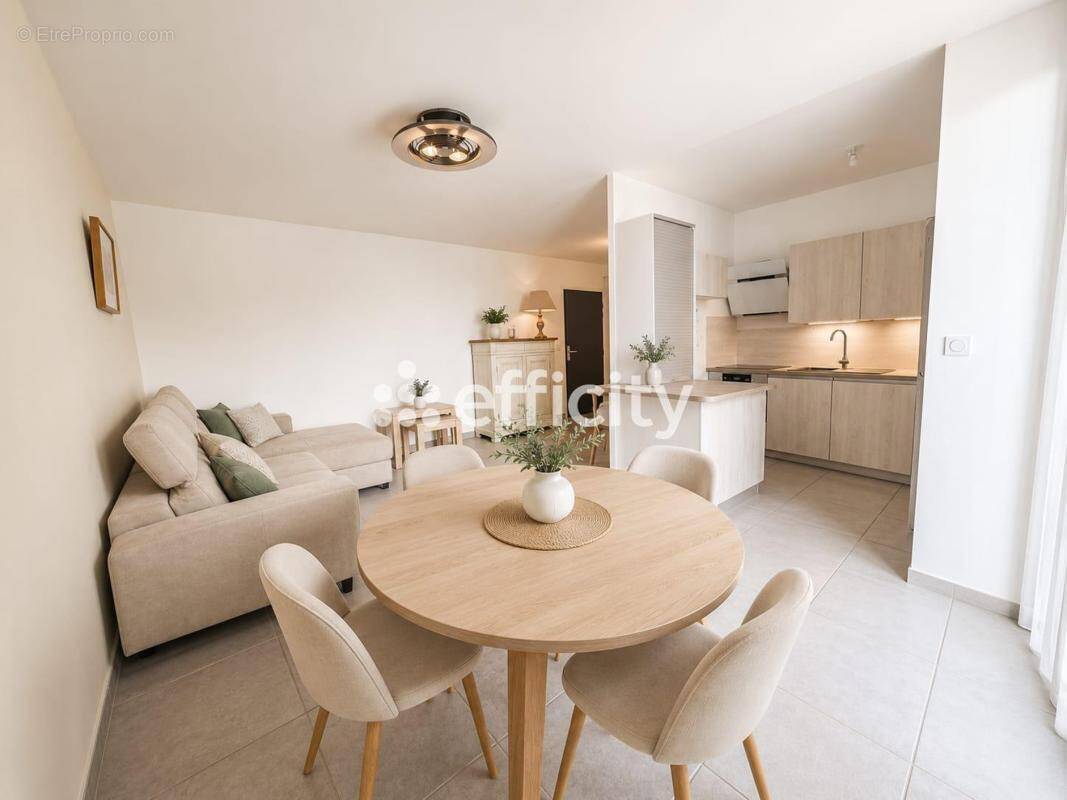 Appartement à BALLAN-MIRE