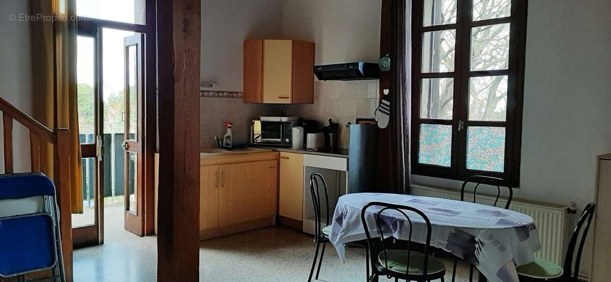 Appartement à VIC-LA-GARDIOLE