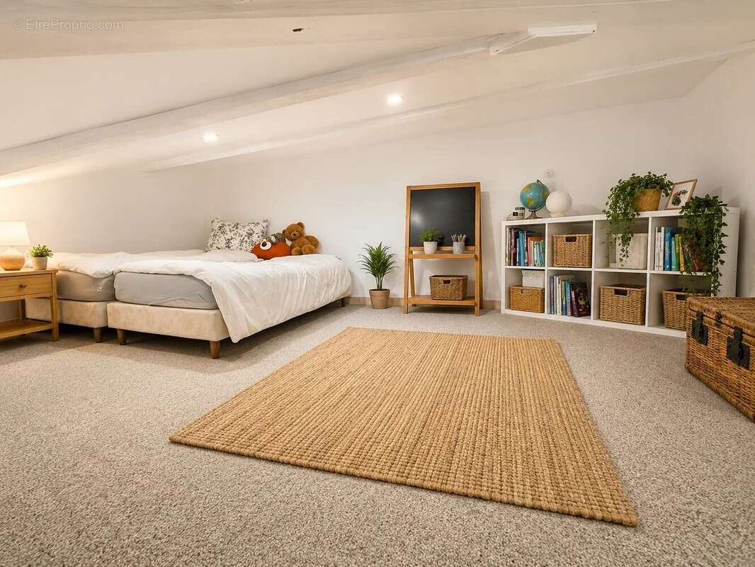 Appartement à REGUSSE