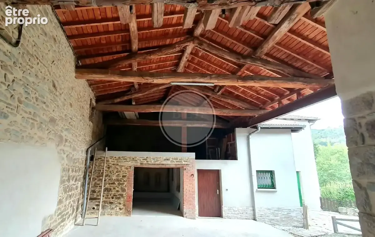 Maison 4 pièces 89 m² à vendre à Saint-Genis-L'argentiere (69610) - photo 3