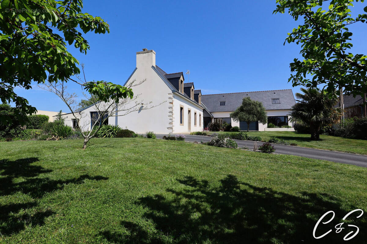 Maison à POULDREUZIC