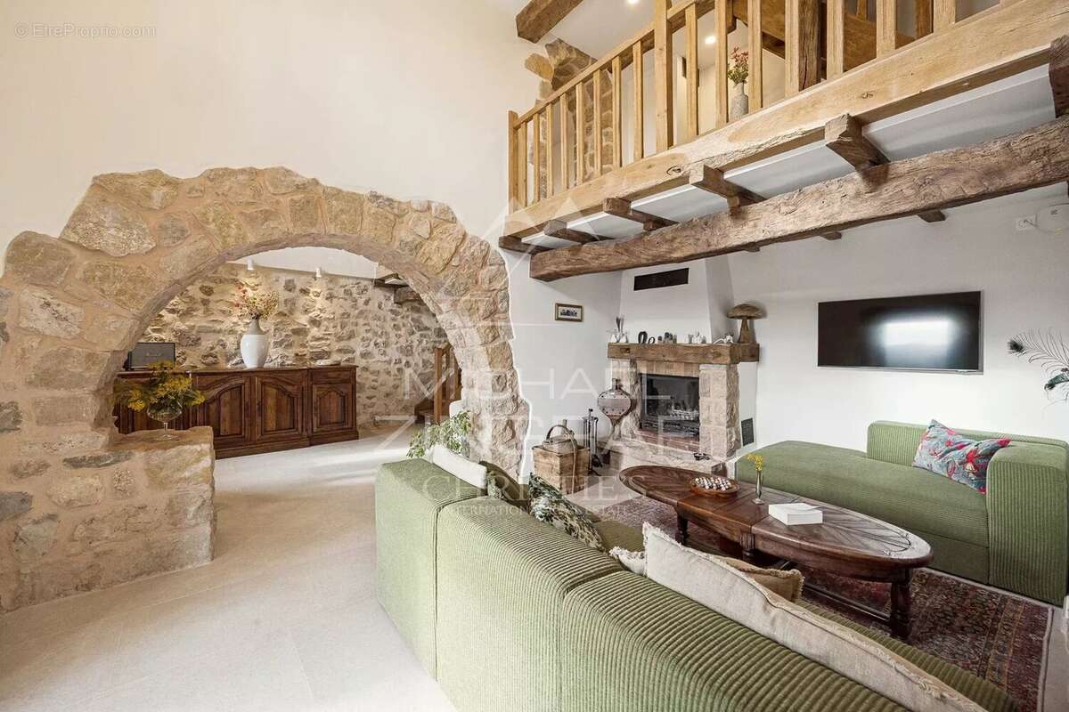 Maison à SPERACEDES