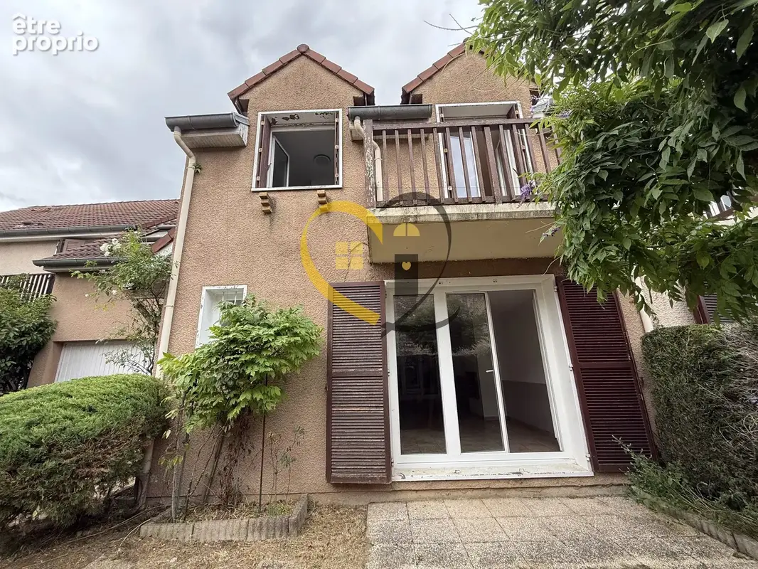 Maison familiale 9 pièces – 155 m² – Centre historique de Fontenay-le-Fleury (proche Versailles) - photo 2